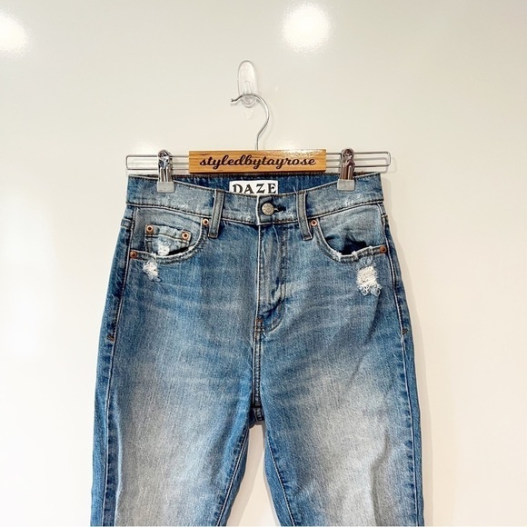 Urban Outfitters Daze Denim Shy Girl High-Waisted Cropped Flare Jean - Picture 3 of 11